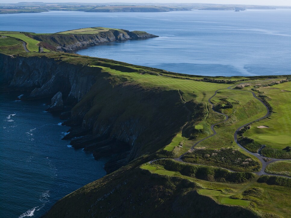 /content/dam/images/golfdigest/fullset/2024/2/old-head-golf-links-4-Ireland-Story.jpg