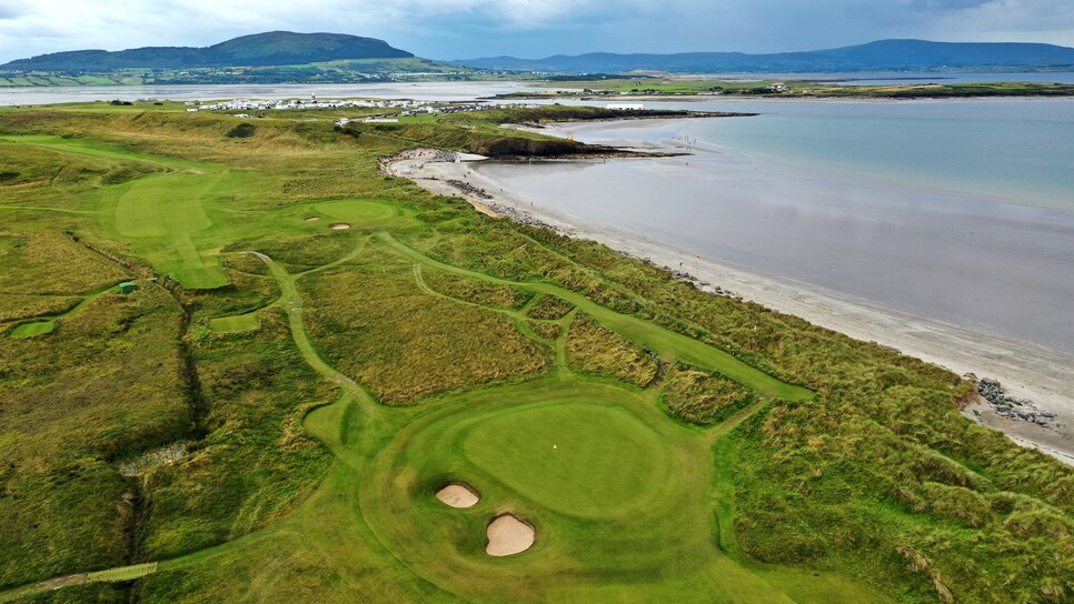 /content/dam/images/golfdigest/fullset/course-photos-for-places-to-play/CountySligo_15AerialGreenWide_0596.jpg