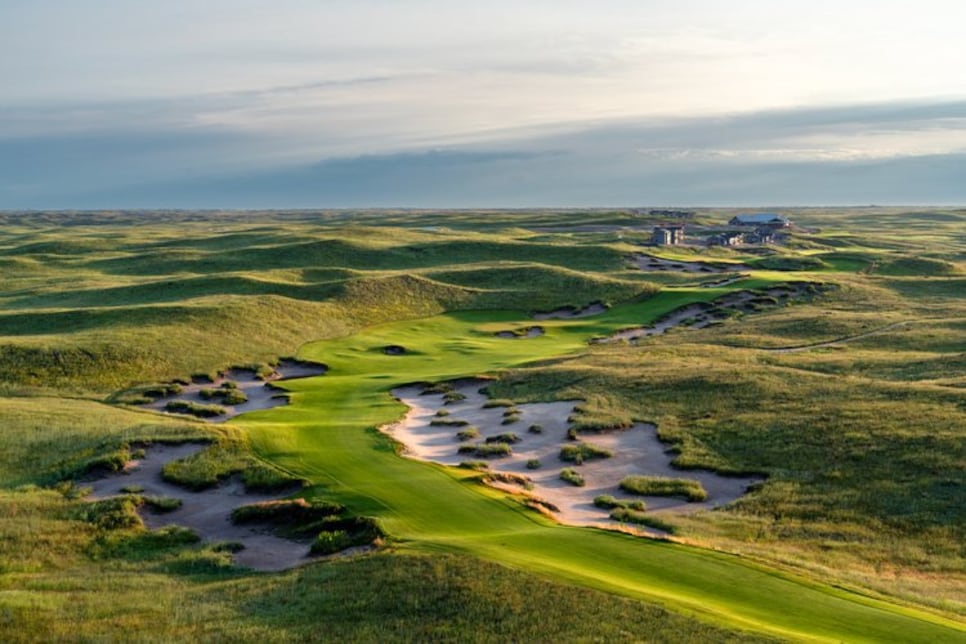 /content/dam/images/golfdigest/fullset/2023/1/GrayBull-Hole_16-Aerial-Evan-Schiller-DSC08905.jpg