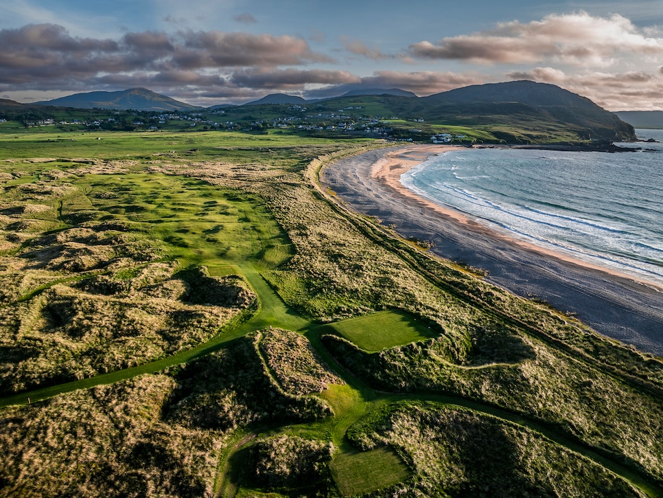 /content/dam/images/golfdigest/fullset/course-photos-for-places-to-play/ballyliffin-old-ireland.jpg