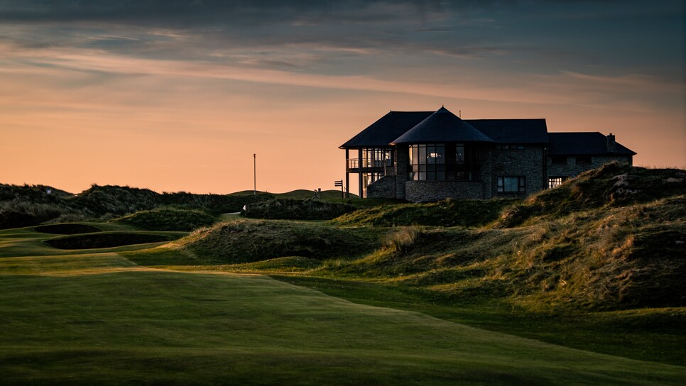 /content/dam/images/golfdigest/fullset/course-photos-for-places-to-play/ballyliffin-old-links-ireland.jpg