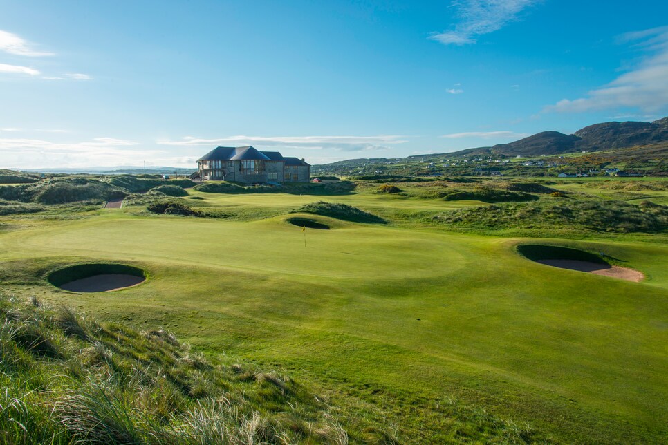 /content/dam/images/golfdigest/fullset/course-photos-for-places-to-play/ballyliffin-golf-club-glashedy-ireland-eighteenth-hole.jpg