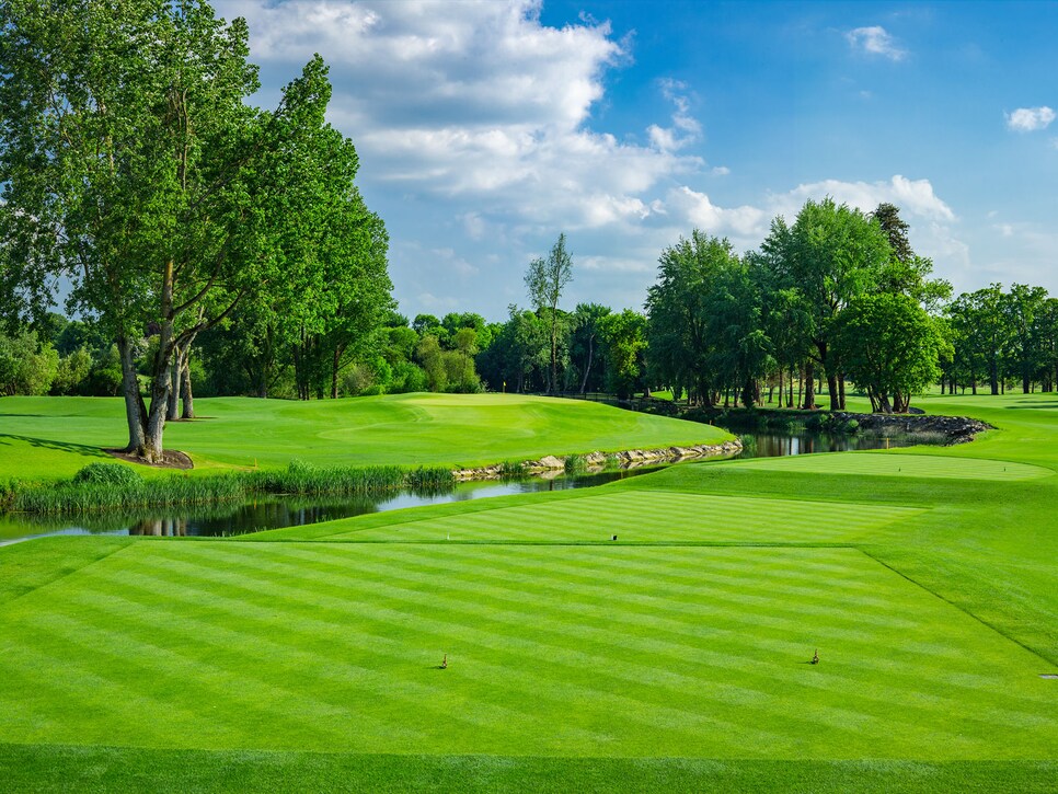 /content/dam/images/golfdigest/fullset/course-photos-for-places-to-play/adare-manor-ireland-eleventh-hole.jpg