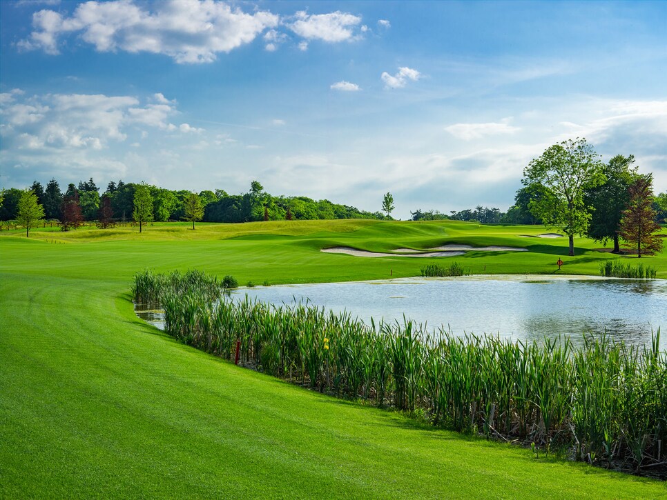 /content/dam/images/golfdigest/fullset/course-photos-for-places-to-play/adare-manor-ireland-fifth-hole.jpg