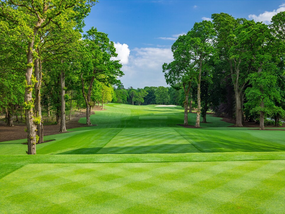 /content/dam/images/golfdigest/fullset/course-photos-for-places-to-play/adare-manor-ireland-seventeenth-hole.jpg