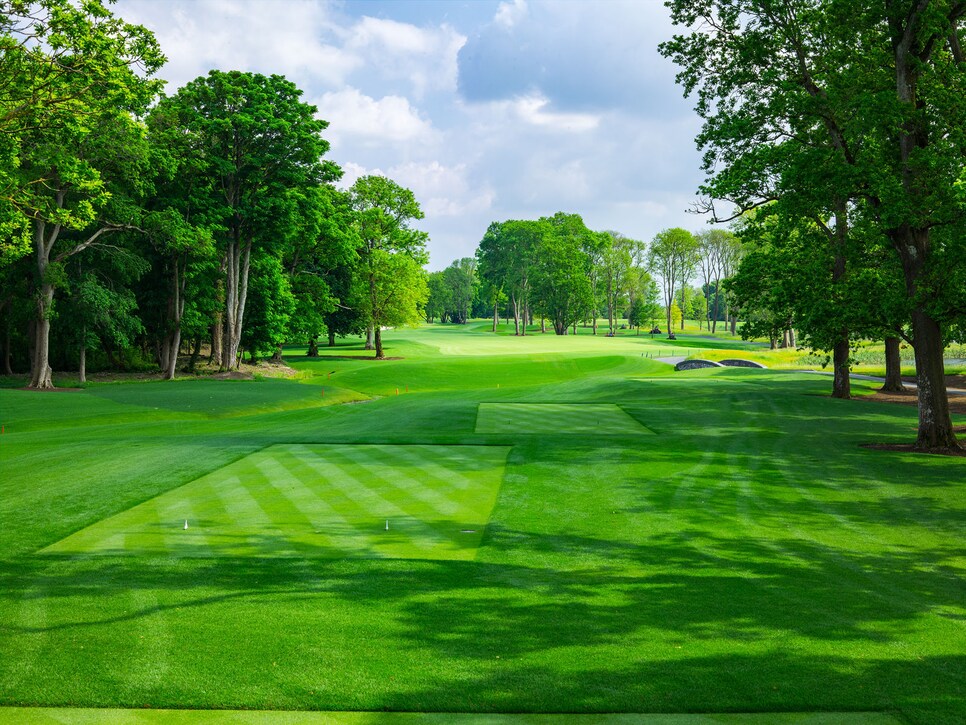 /content/dam/images/golfdigest/fullset/course-photos-for-places-to-play/adare-manor-ireland-third-hole.jpg