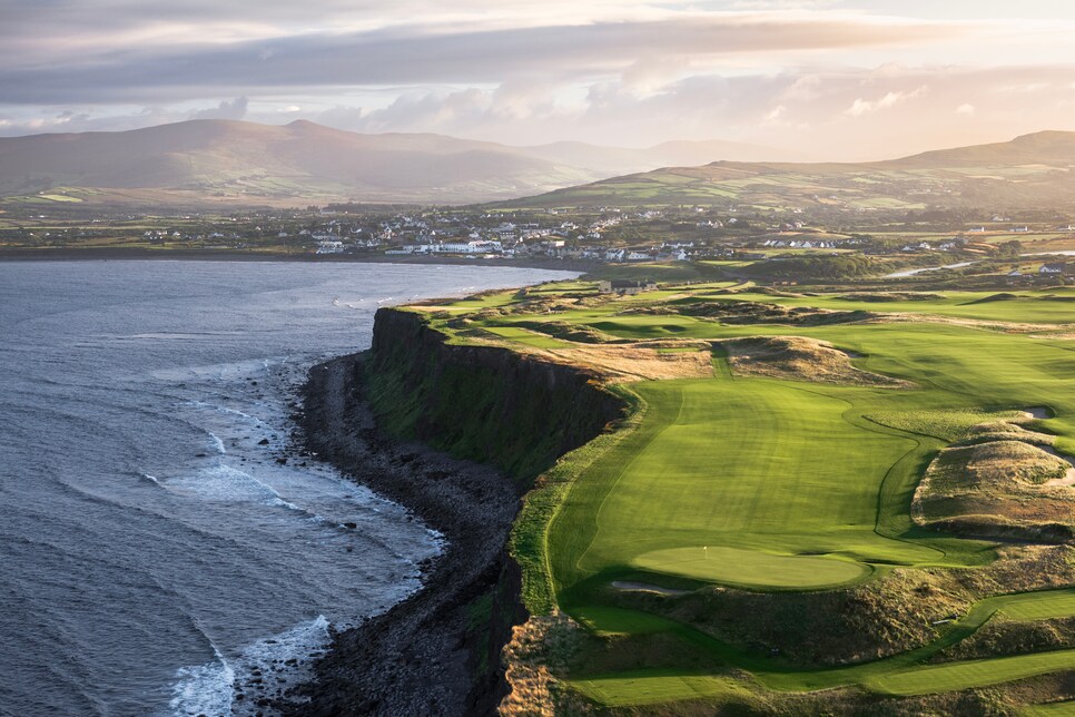 /content/dam/images/golfdigest/fullset/course-photos-for-places-to-play/hogshead-golf-ireland.jpg