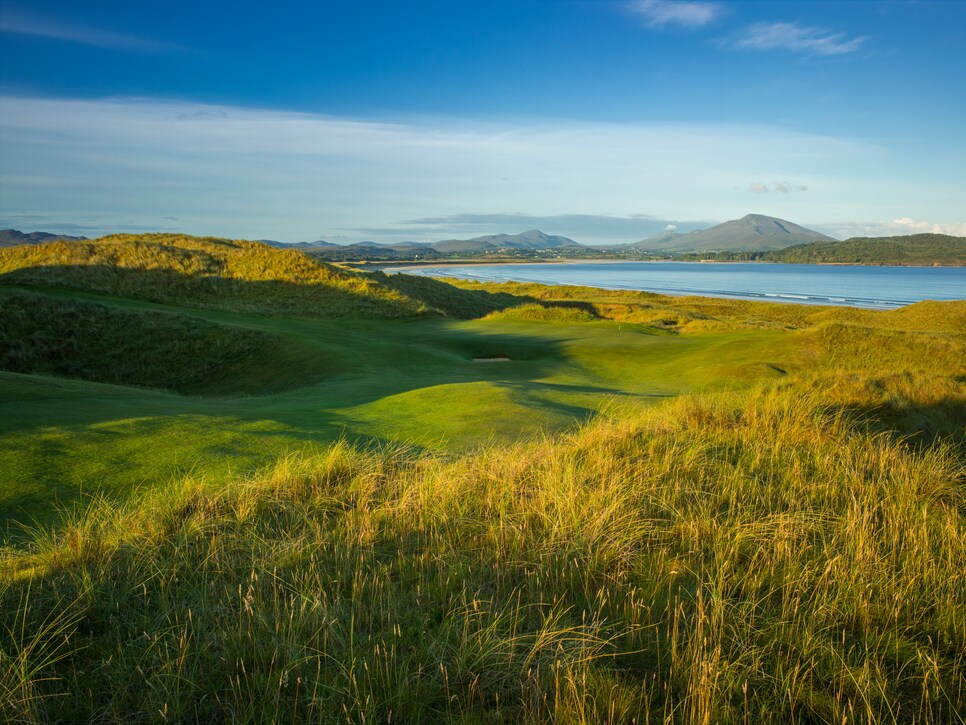 /content/dam/images/golfdigest/fullset/course-photos-for-places-to-play/rosapenna-sandyhills-ireland.jpg